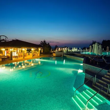 Garden In Santa Marina Village شقة