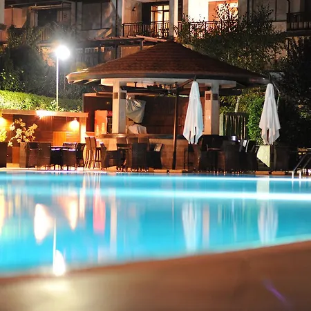 Garden In Santa Marina Village سوزوبول